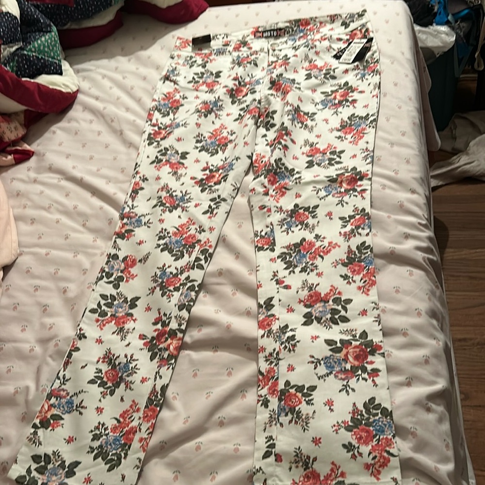 New with tag Moto Stretch ladies 100% cotton Demin pants, XL